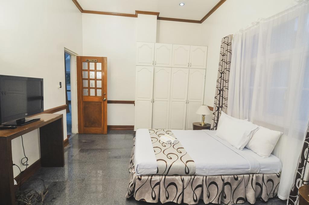 Villa Jhoana Resort Angono Bagian luar foto