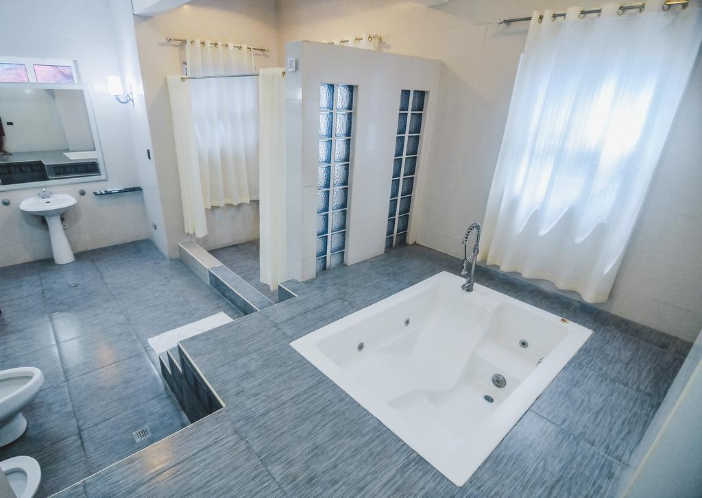 Villa Jhoana Resort Angono Bagian luar foto